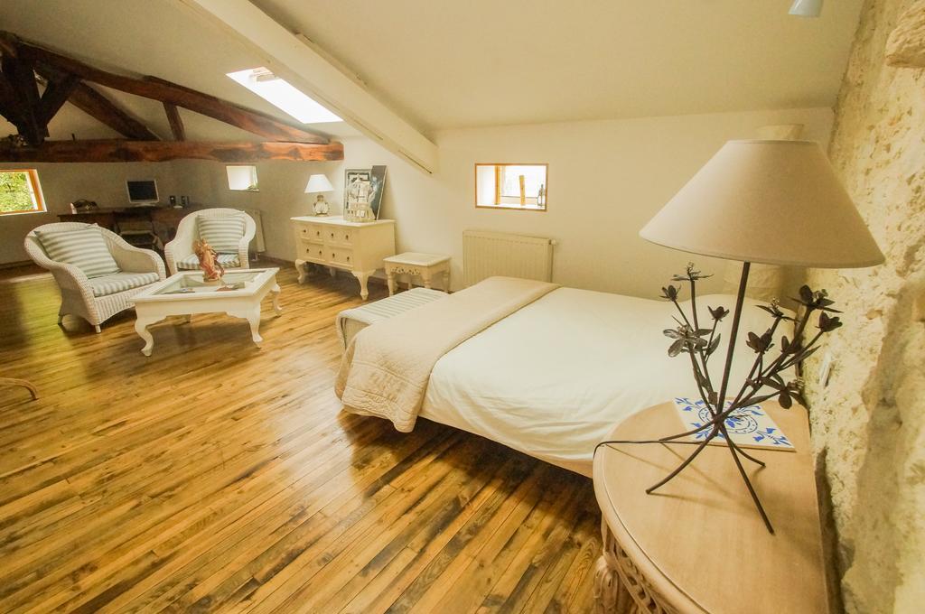 Chambres D'hotes Domaine De La Rose Des Vents Bed & Breakfast Castelnau-sur-lʼAuvignon